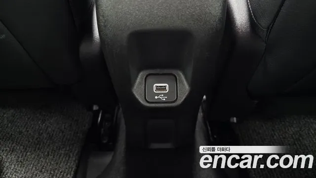 Jeep Renegade — фото 28