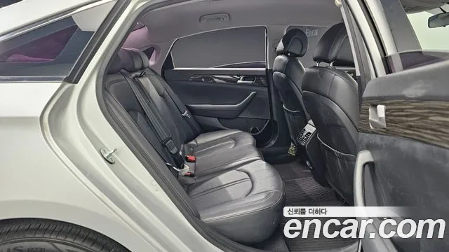 Hyundai Sonata — фото 31
