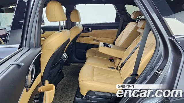 Kia Sorento — фото 11