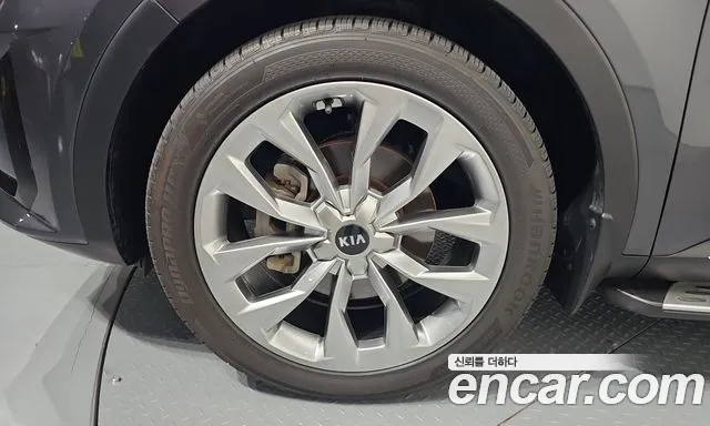 Kia Sorento — фото 5