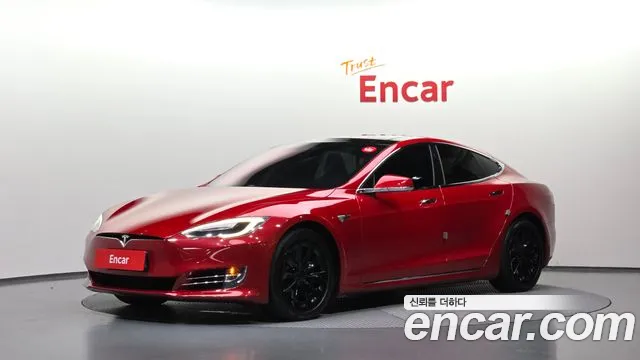 Tesla Model S — фото 1