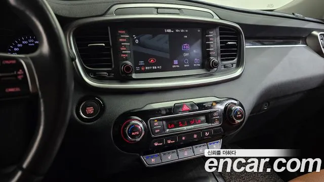 Kia Sorento — фото 11