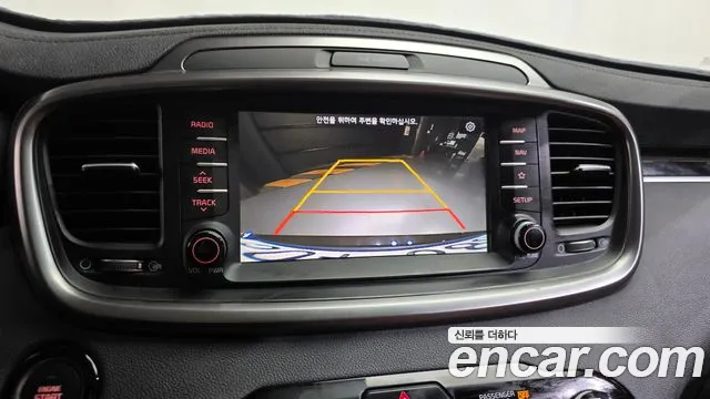Kia Sorento — фото 13