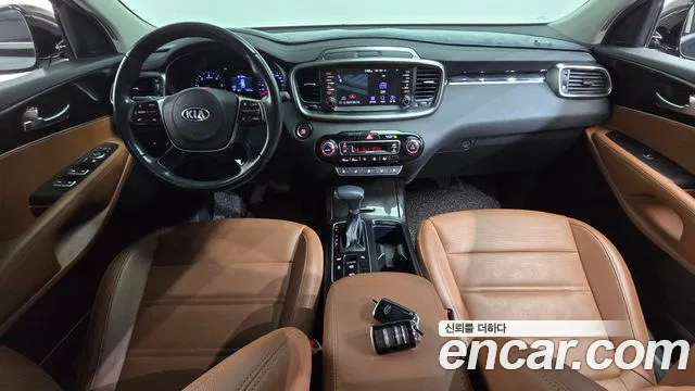 Kia Sorento — фото 6