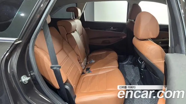 Kia Sorento — фото 10