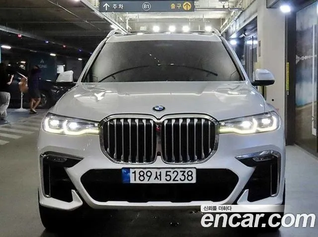 BMW X7 — фото 2