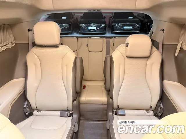 Kia Carnival — фото 12