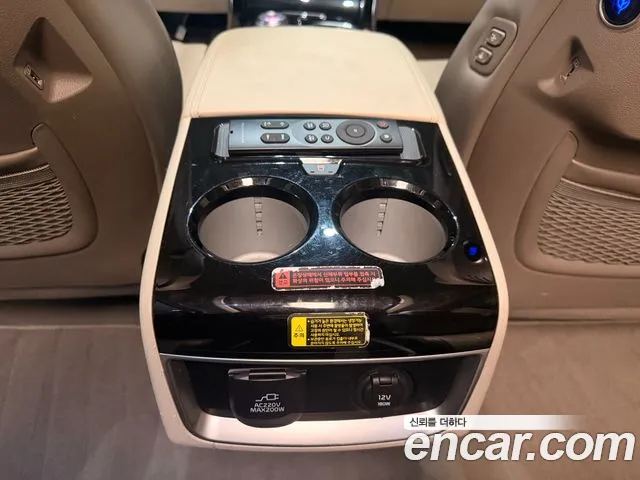 Kia Carnival — фото 14