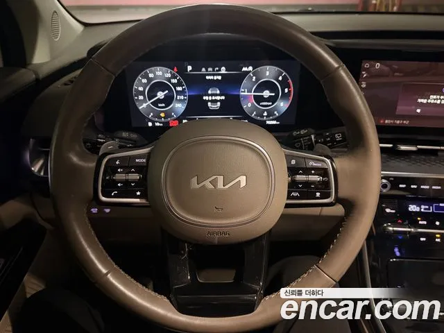 Kia Carnival — фото 16