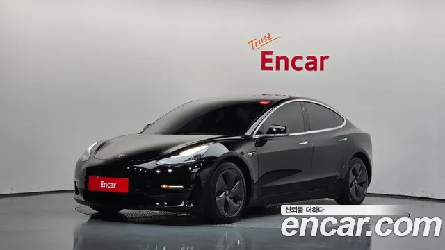 Tesla Model 3 — фото 1