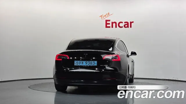 Tesla Model 3 — фото 4