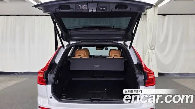 Volvo XC60 — фото 20