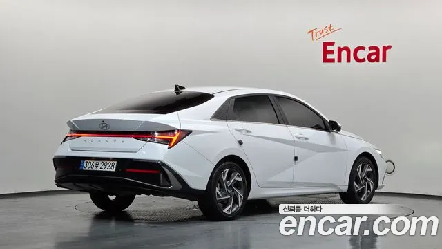 Hyundai Avante — фото 2