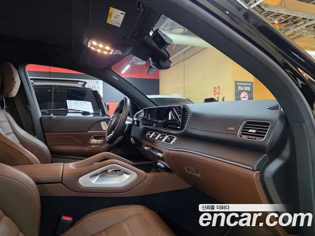 Mercedes-Benz GLS-Class — фото 12