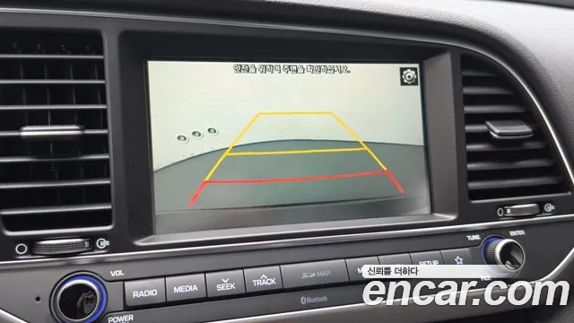 Hyundai Avante — фото 16