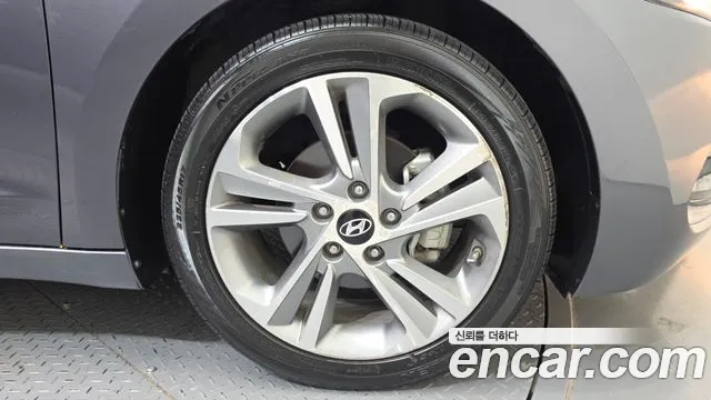 Hyundai Avante — фото 21