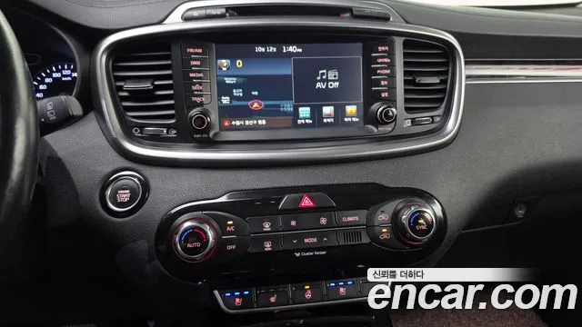Kia Sorento — фото 14