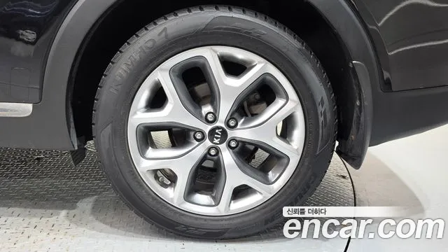 Kia Sorento — фото 21