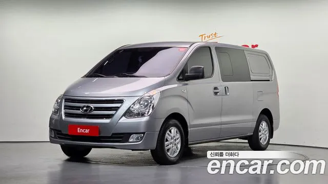 Hyundai Starex — фото 1
