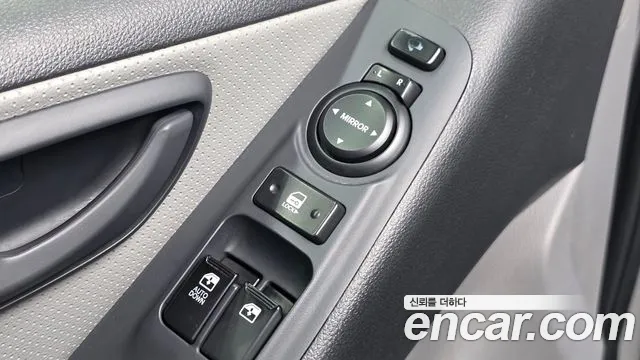 Hyundai Starex — фото 12