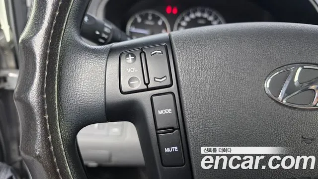 Hyundai Starex — фото 15