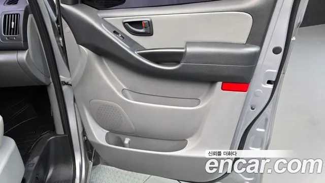 Hyundai Starex — фото 25