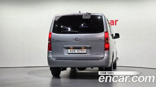 Hyundai Starex — фото 4