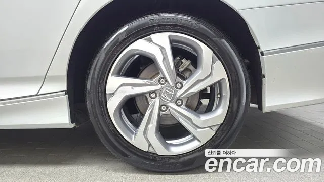 Honda Accord — фото 21
