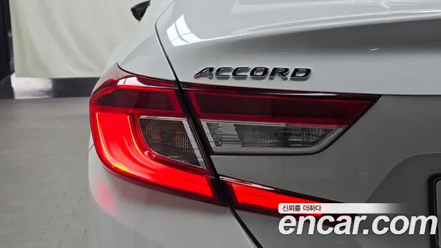 Honda Accord — фото 23