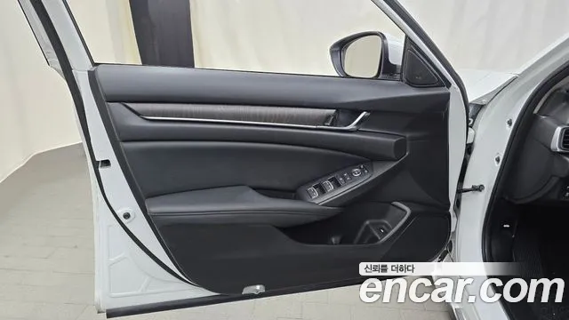 Honda Accord — фото 24