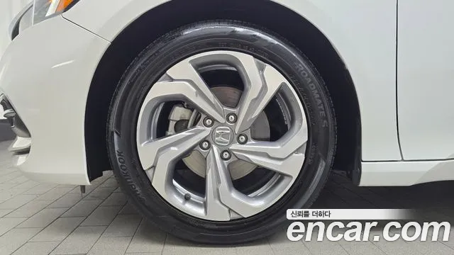 Honda Accord — фото 5