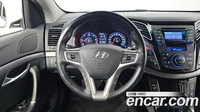 Hyundai i40 — фото 16