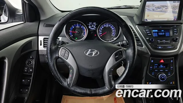 Hyundai Avante — фото 13
