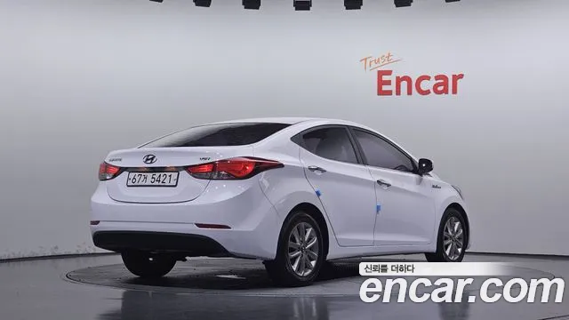 Hyundai Avante — фото 2