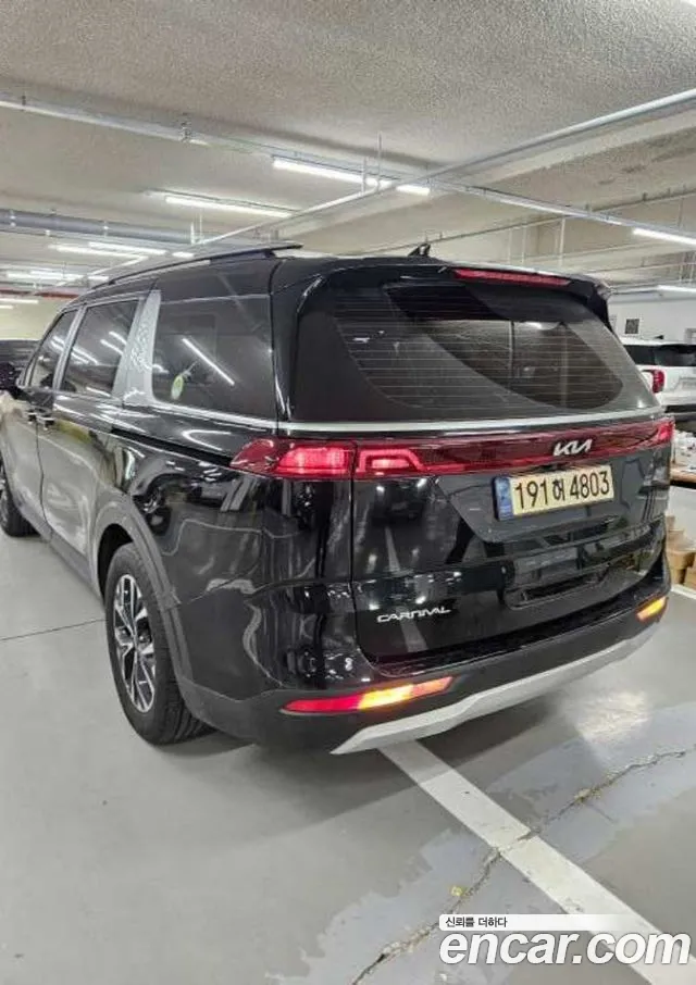 Kia Carnival — фото 10