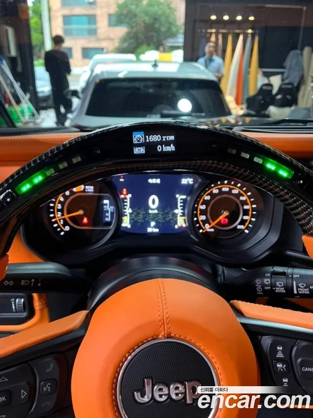 Jeep Wrangler — фото 16