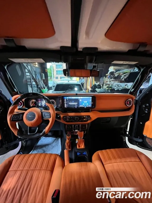 Jeep Wrangler — фото 10