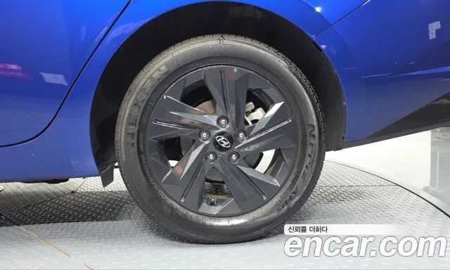 Hyundai Avante — фото 21