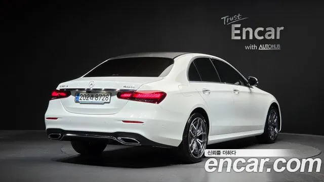 Mercedes-Benz E-Class — фото 1