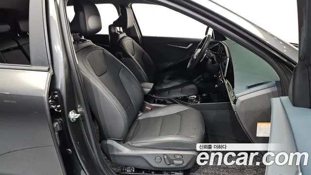Kia Niro — фото 12