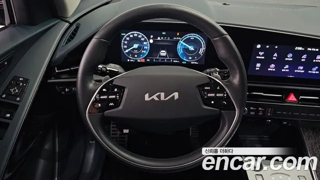 Kia Niro — фото 13