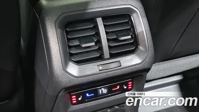 Volkswagen Tiguan — фото 17