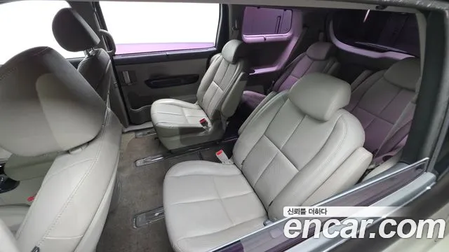 Kia Carnival — фото 13