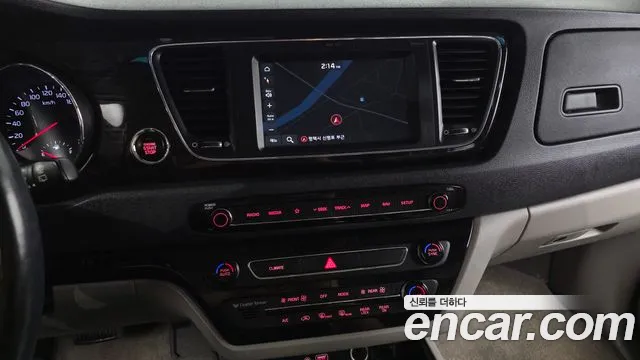 Kia Carnival — фото 26