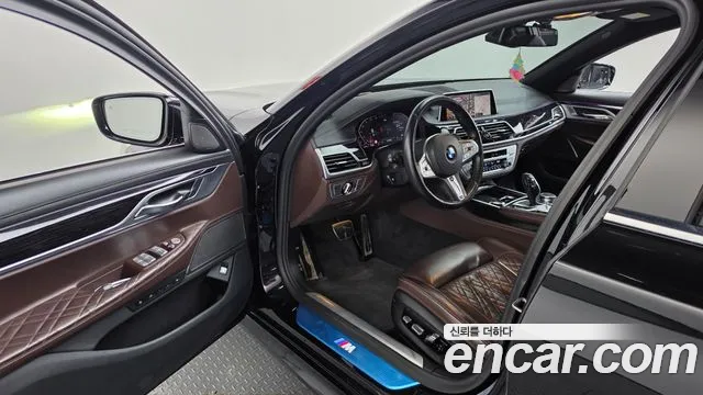 BMW 7-Series — фото 10