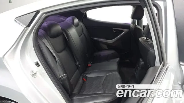 Hyundai Avante — фото 11