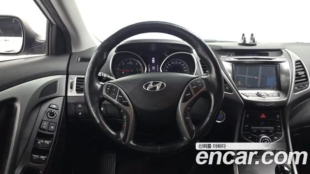 Hyundai Avante — фото 12