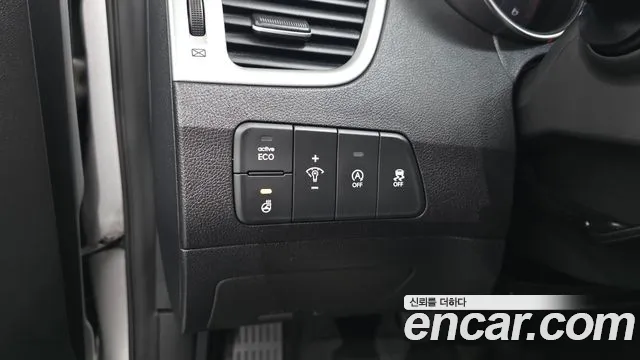 Hyundai Avante — фото 16