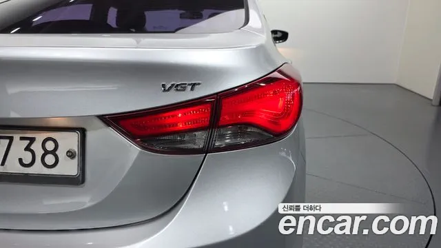 Hyundai Avante — фото 23