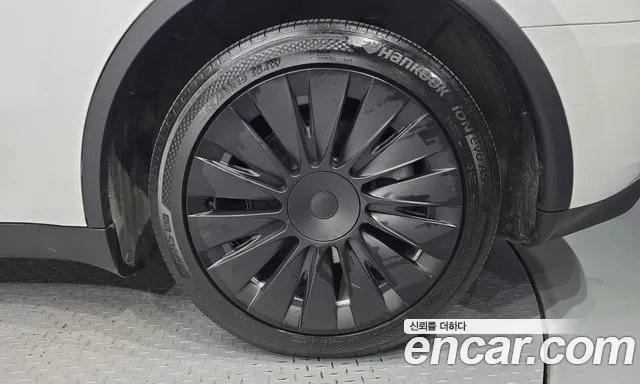 Tesla Model Y — фото 21